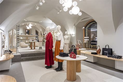 DIOR stores in Kitzbühel .